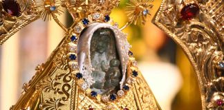 Una ofrenda de fe y amor: Diócesis de Ciudad Quesada recibe 18 propuestas para vestir imagen de la Virgen de los Ángeles
